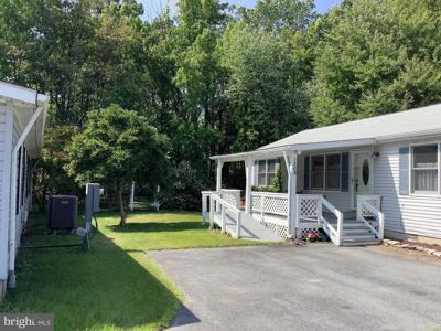 1305 BLAKEWOOD COURT