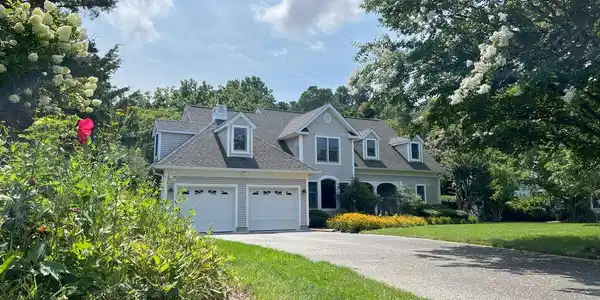 4 LAKE TERRACE