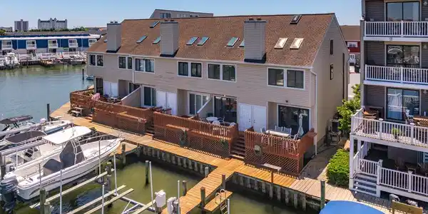 604 BAYSHORE COURT