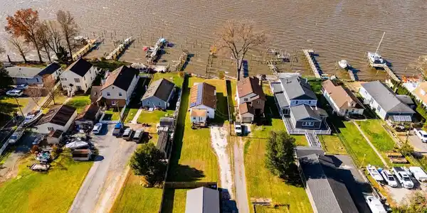 1132 RIVERSIDE