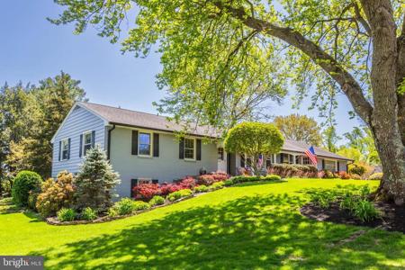 228 LOOKOUT LANE