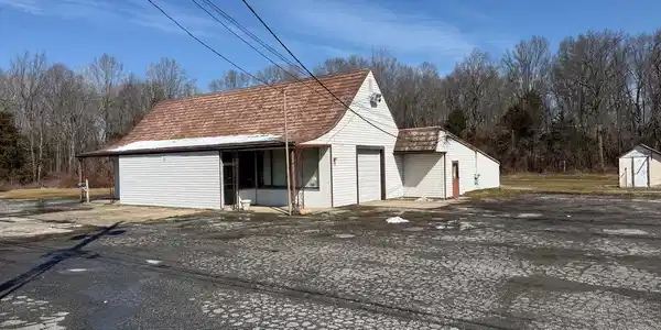 4640 DUPONT PARKWAY