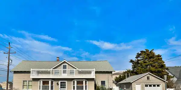 6215 LONG BEACH BOULEVARD