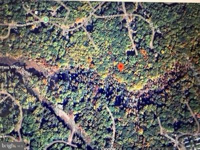 7933 ORANGE DRIVE