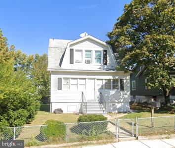 806 PONTIAC AVENUE