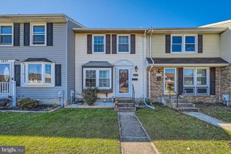 5435 KING ARTHUR CIRCLE