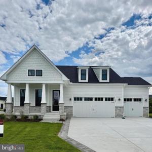 102 PADDOCK WAY