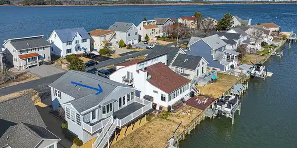 20 HARBORVIEW DRIVE