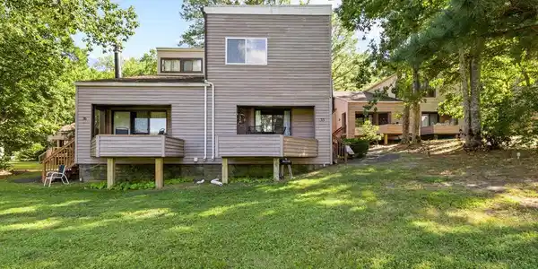 438 OCEAN PARKWAY