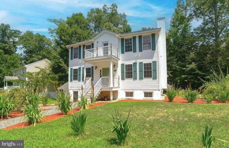 525 BARNACLE LANE