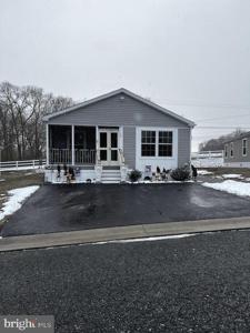 15 WHITE OAK DRIVE