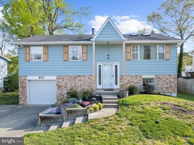 851 BIRCHWOOD COURT
