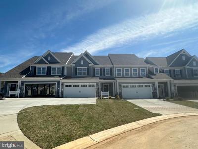 105 JUSTIFY CIRCLE