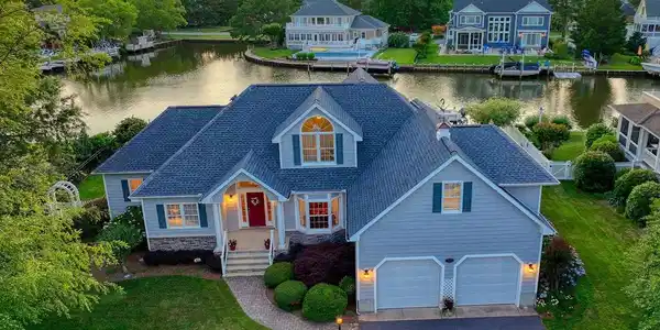144 TORQUAY COURT