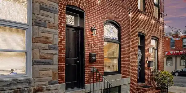 443 ROBINSON STREET