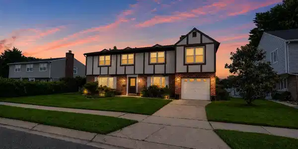 35 NEPTUNE DRIVE