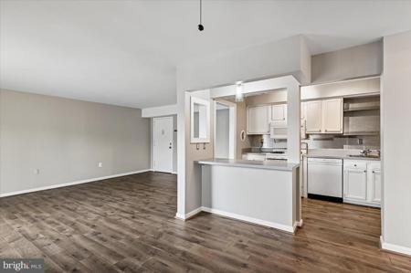 203 VICTOR PARKWAY