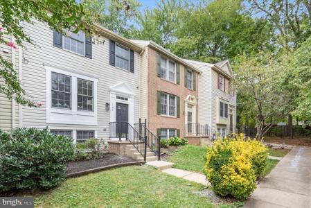 1192 SWANHILL COURT