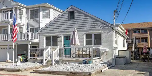 335 43RD STREET
