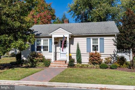 111 W MAPLE AVENUE