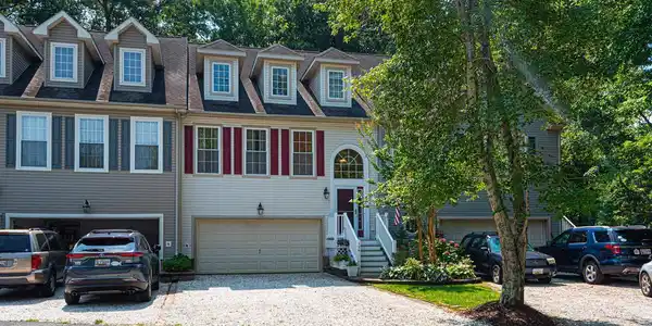 124 HINGHAM LANE