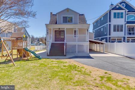 3809 CLARKS POINT