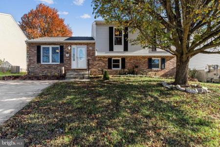 320 HEATHER WAY