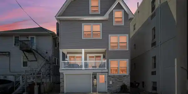 21 WEYMOUTH AVENUE