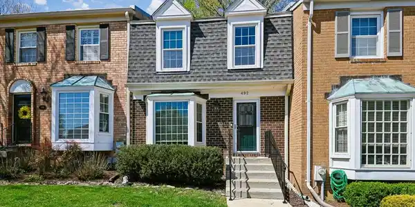 492 COLONIAL RIDGE LANE