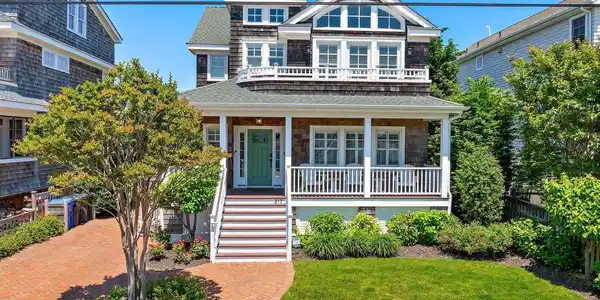 217 FAIRVIEW AVENUE