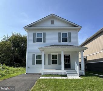 632 DOUGLAS STREET