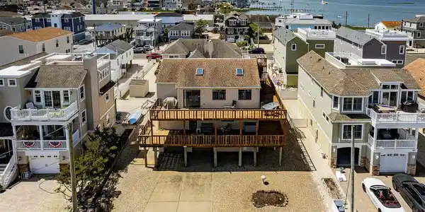 34 JEANETTE AVENUE