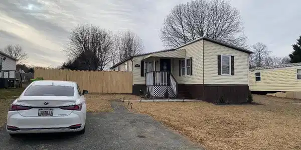 1004 CROSS LANE