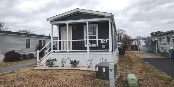 42 COLONIAL LANE
