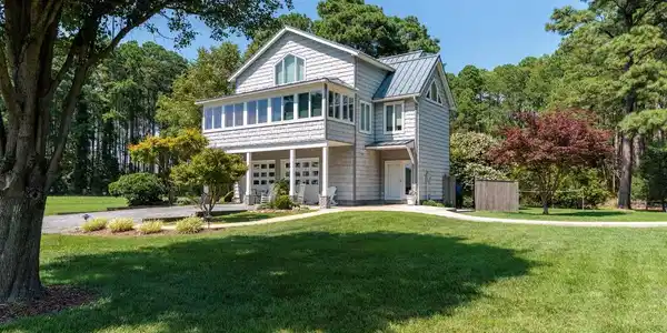 3113 BAY VIEW DRIVE