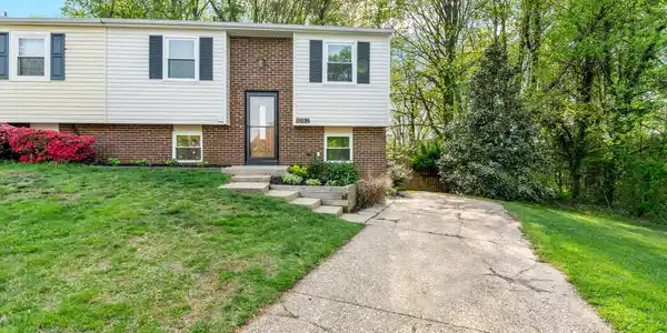 1082 BRIGHTLEAF COURT