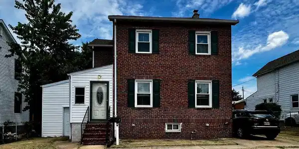 212 MAPLE AVENUE