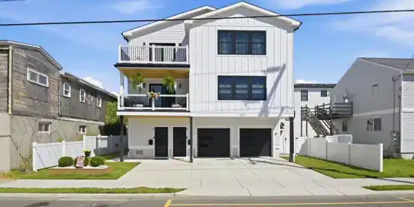 4112 PARK BLVD.
