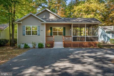 102 WHITE HORSE DRIVE