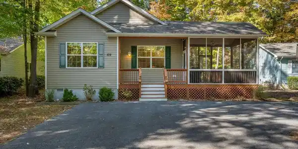 102 WHITE HORSE DRIVE