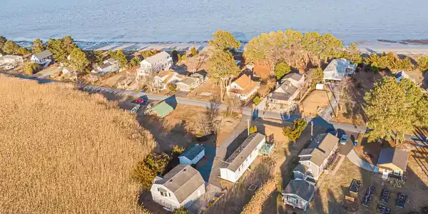 73 BAY DRIVE