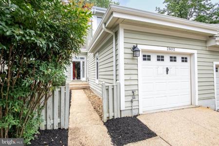2802 MOCKINGBIRD COURT