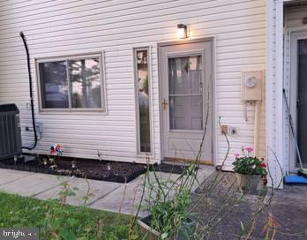 1721 CRIMSON TREE WAY