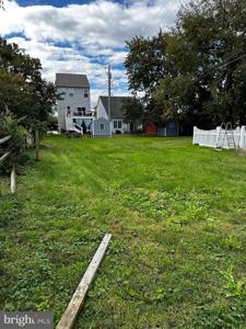 212 N FREEDOM LANE
