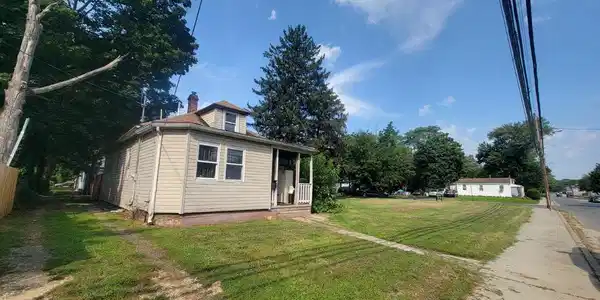 3 WILLIS AVENUE