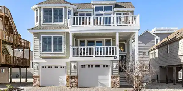 40 JEANETTE AVENUE