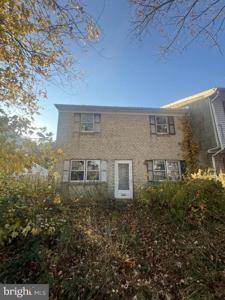 454 WILLOW DRIVE