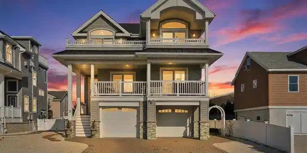 3 ESSEX AVENUE