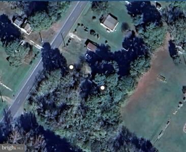 6185 BAYSIDE RD