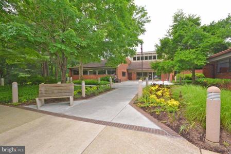 1011 BOOM COURT